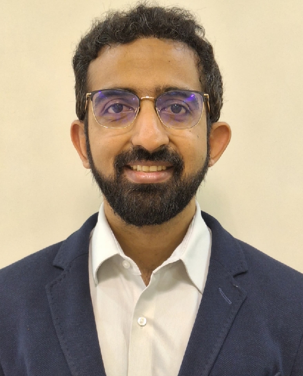 Dr. Mustafa Ezzy